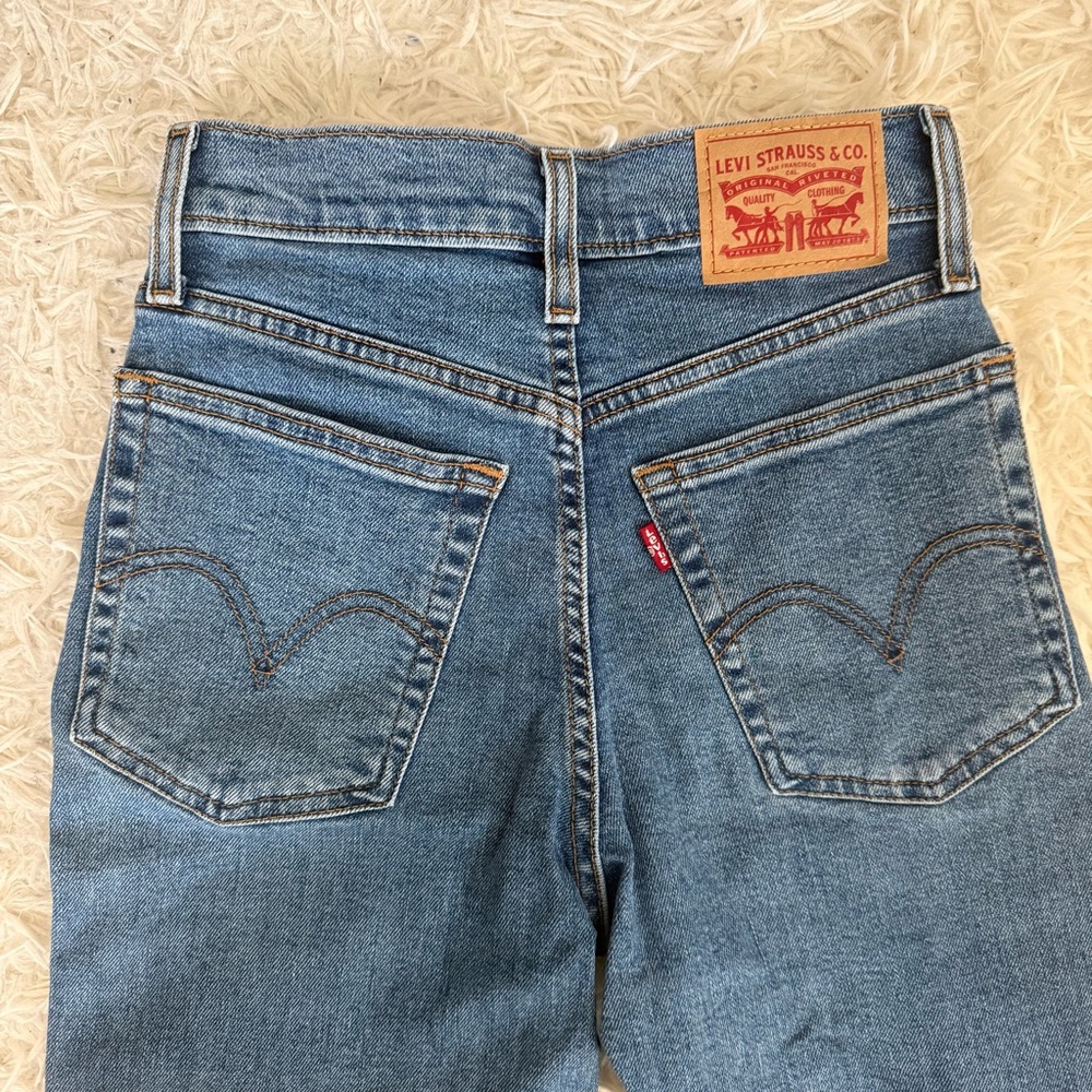 Levi's Wedgie Straight 24x28 Classic Blue Denim Jeans